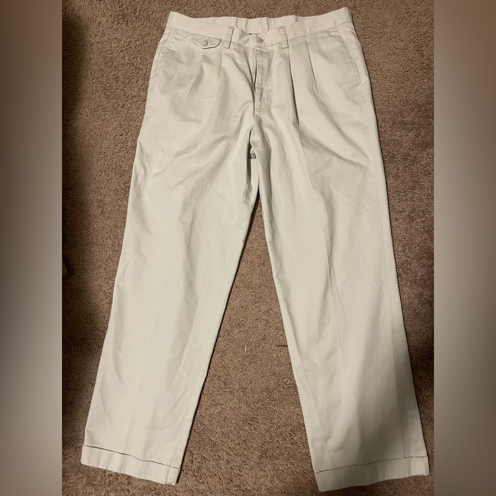 Dockers Men's Cream Chinos